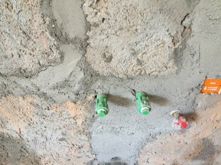 水、电管开槽施作