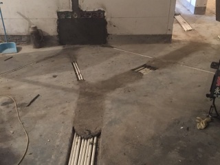 水、电管开槽施作