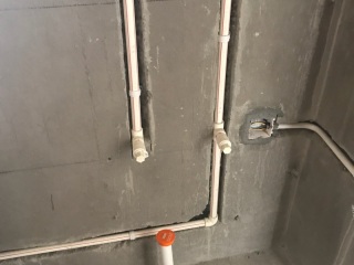 水、电管开槽施作