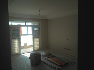 墙、顶面乳胶漆及墙纸铺贴