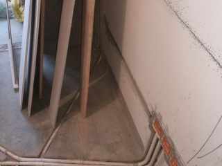水、电管开槽施工