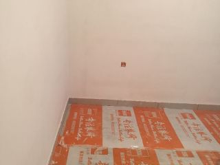 地砖铺贴及地面找平施作