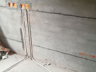 水、电管开槽施工