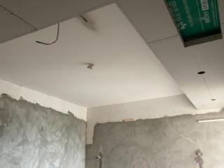 木工吊顶面板安装