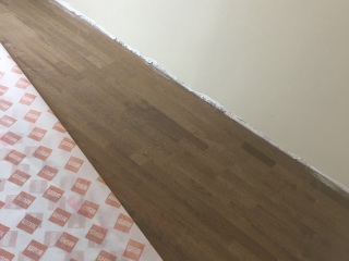 实木复合地板铺设