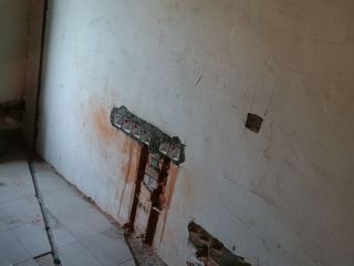 水、电管开槽施工
