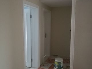 套装门、踢脚线安装
