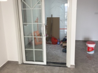 成品门及墙纸铺贴