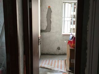 套装门、踢脚线安装