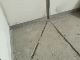 水、电管开槽施作