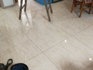 地砖铺贴及地面找平施作