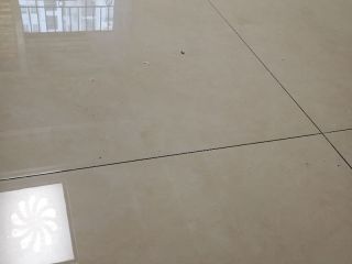 地砖铺贴及地面找平施作