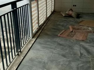 地砖铺贴及地面找平施作