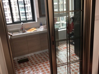 成品门及墙纸铺贴