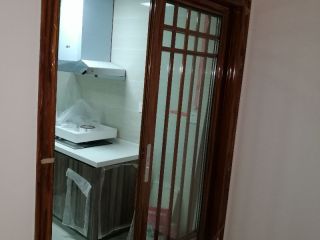 成品门及墙纸铺贴