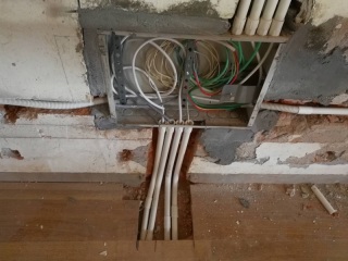 强、弱电布管，穿线施作