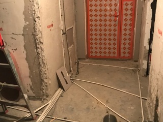 水、电管开槽施作