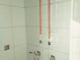 厨房、卫生间墙砖施作