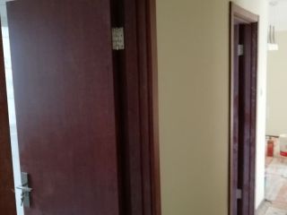 套装门、踢脚线安装