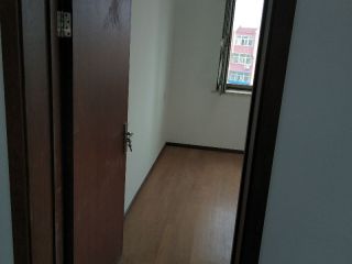 套装门、踢脚线安装