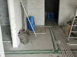 强、弱电路穿线施作