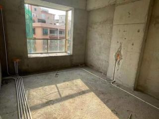 现场背景墙及隔墙施作