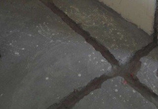 水、电管开槽施作