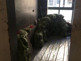 厨房、卫生间墙砖施作