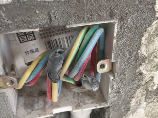 强、弱电路穿线施作