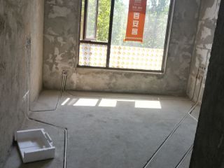 水、电管开槽施作