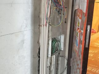 强、弱电路穿线施作