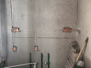 水、电管开槽施工