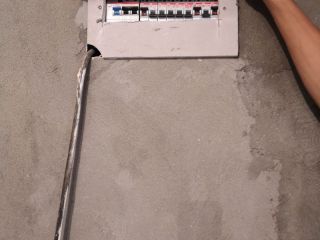 强、弱电路穿线施作