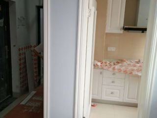 套装门、踢脚线安装