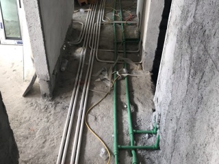 水、电管开槽施工