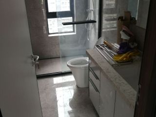 成品门及墙纸铺贴