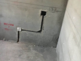 水、电管开槽施工