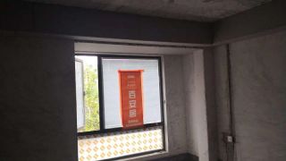 现场背景墙及隔墙施作