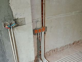 水、电管开槽施作