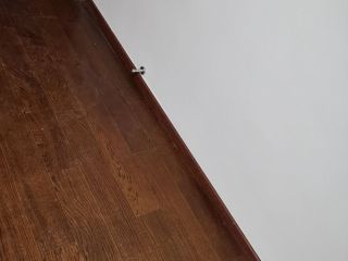 套装门、踢脚线安装