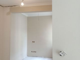 墙、顶面乳胶漆