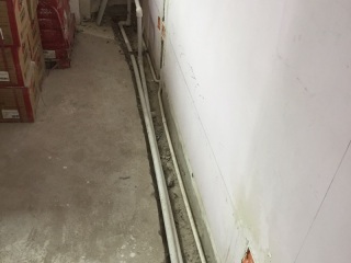 水、电管开槽施工