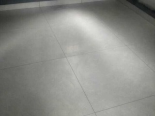 地砖铺贴及地面找平施作