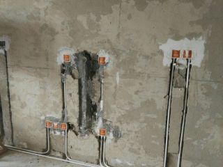 水、电管开槽施作