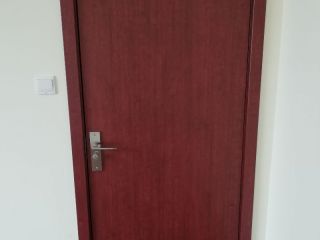 套装门、踢脚线安装