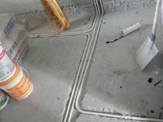 强、弱电路穿线施作