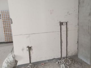 水、电管开槽施作