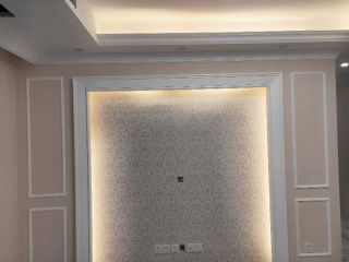 现场背景墙及隔墙施作