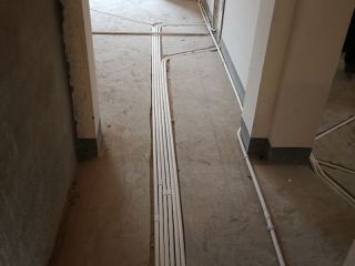 水、电管开槽施作