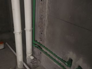水、电管开槽施作